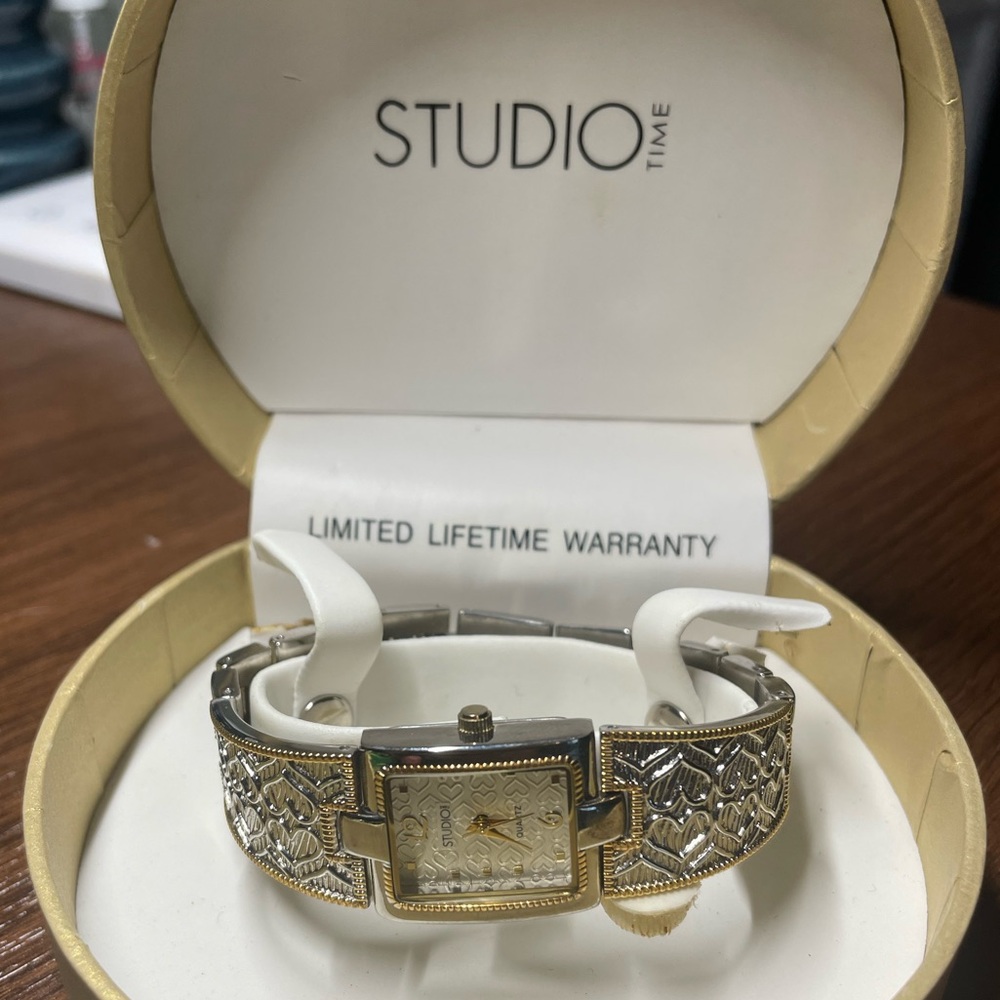 BRAND NEW Studio Women’s Watch in Case